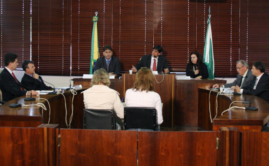 Reunião da Comissão de Indústria e Comércio, na Sala das Reuniões, nessa segunda-feira (19)