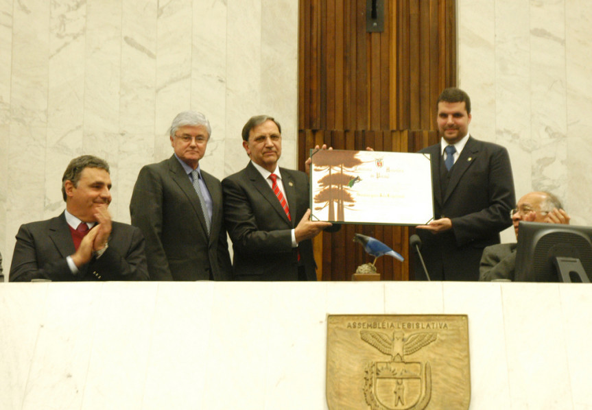 Assembleia Legislativa Do Paran Not Cias Assembleia Entrega T Tulo